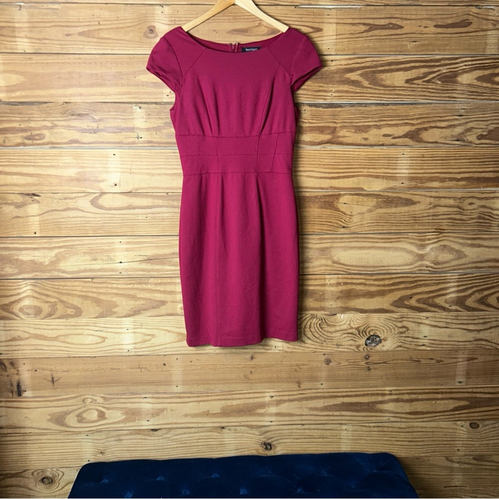 White House Black Market Fuchsia Cap-Sleeve Sheath Dress